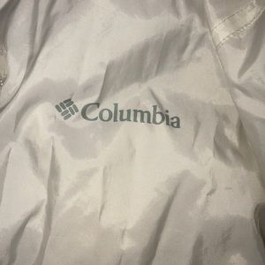 Large White Columbia Windbreaker